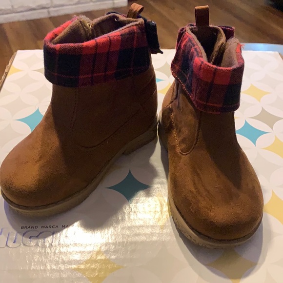 Stepping Stones boots - Picture 1 of 4